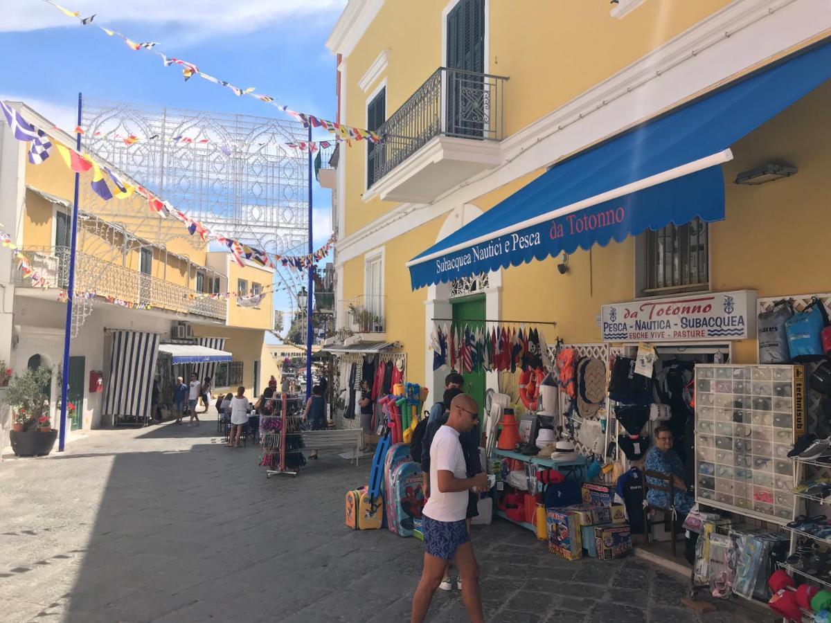 Clorinda - Immobilevante Ponza Luaran gambar