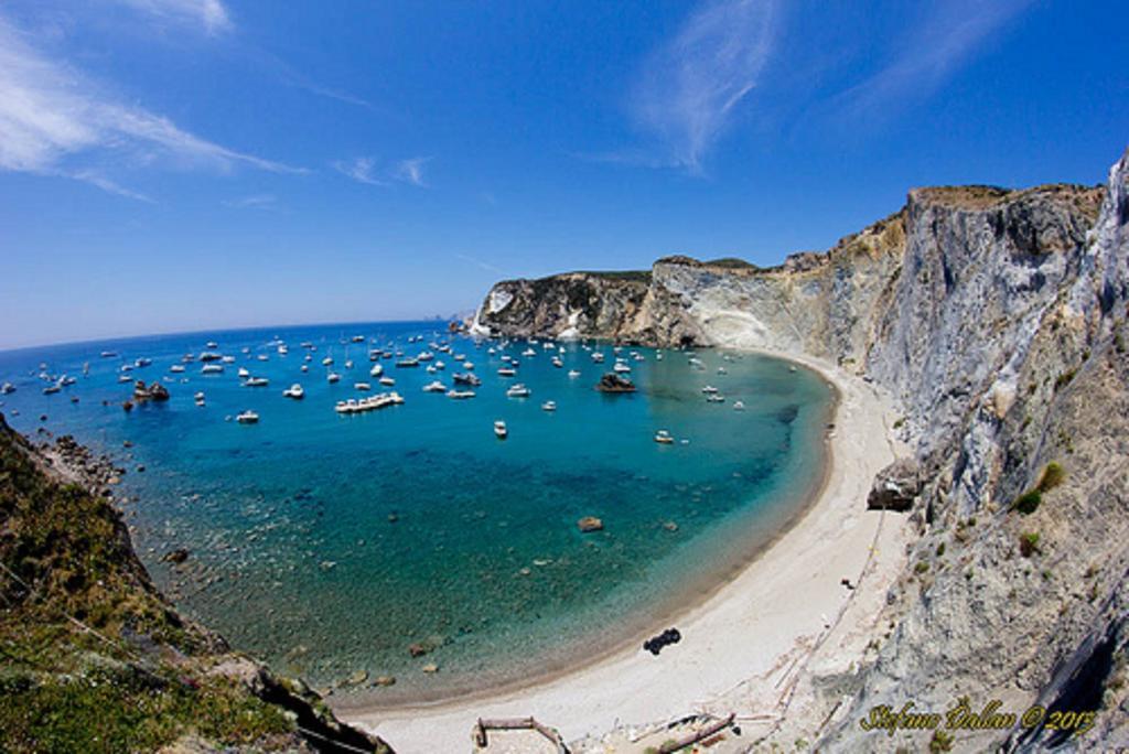 Clorinda - Immobilevante Ponza Bilik gambar