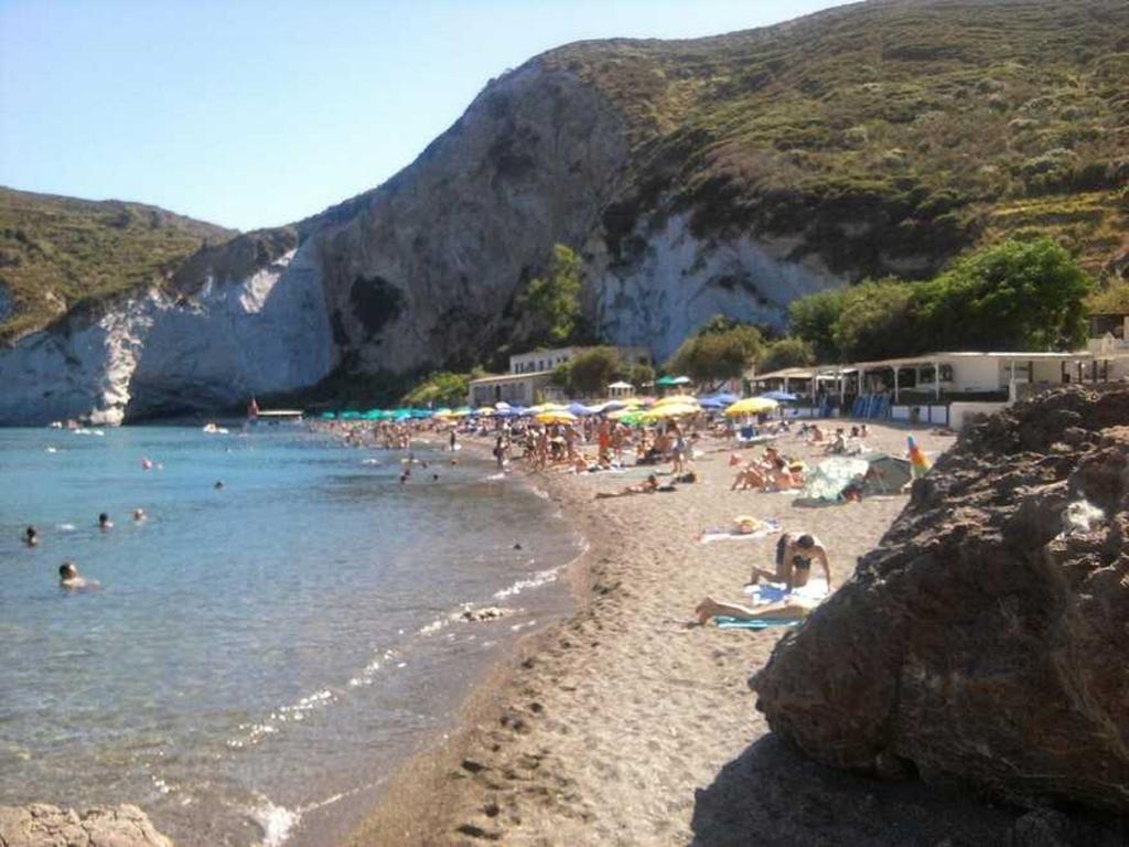 Clorinda - Immobilevante Ponza Bilik gambar